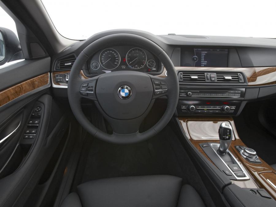  BMW 528Li 2010 года  (фото 3 из 16)